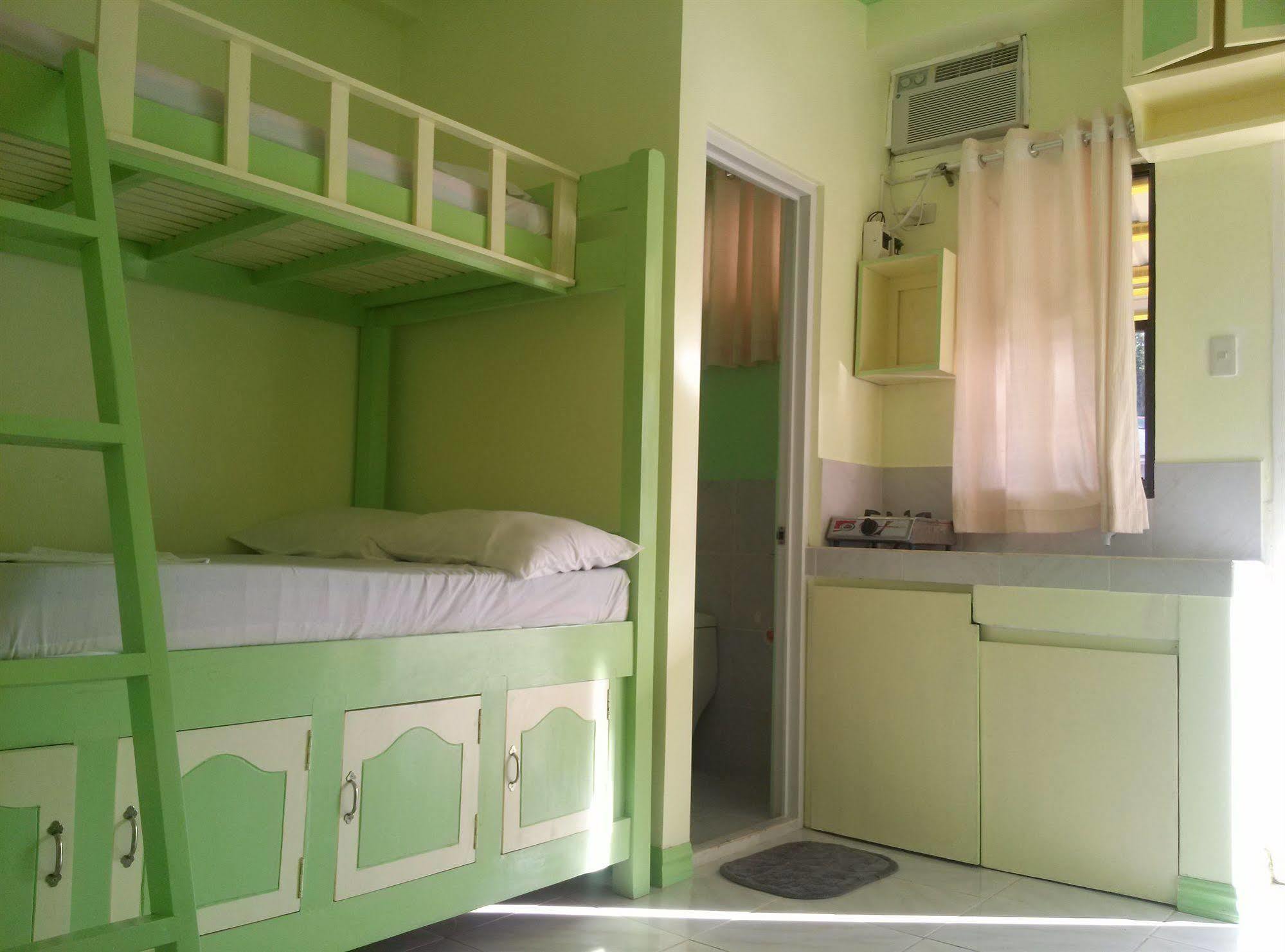 Bambooze Hauz Guest house Balabag (Boracay)